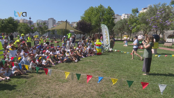 Alunos Apresentam Marchas Populares no Parque da Mónica