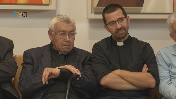 Livro Homenageia Padre Sidónio Peixe e Reconhece Trabalho em Prol da Brandoa
